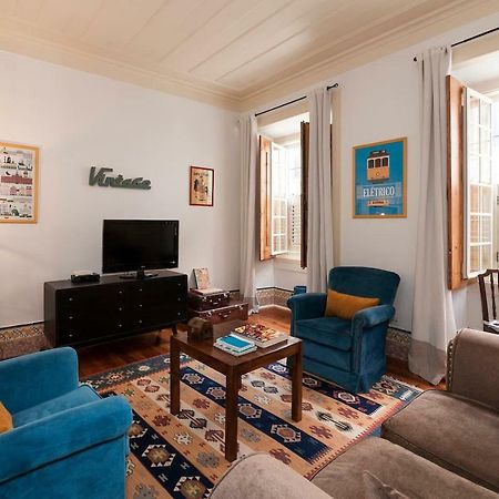 2 Bedroom Apartment With Patio Next To Avenida Da Liberdade ลิสบอน ภายนอก รูปภาพ