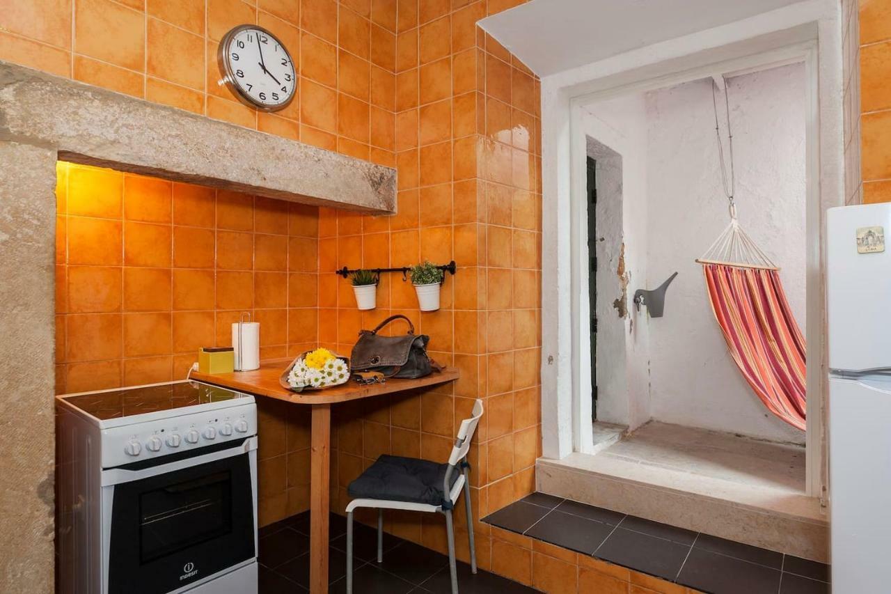 2 Bedroom Apartment With Patio Next To Avenida Da Liberdade ลิสบอน ภายนอก รูปภาพ
