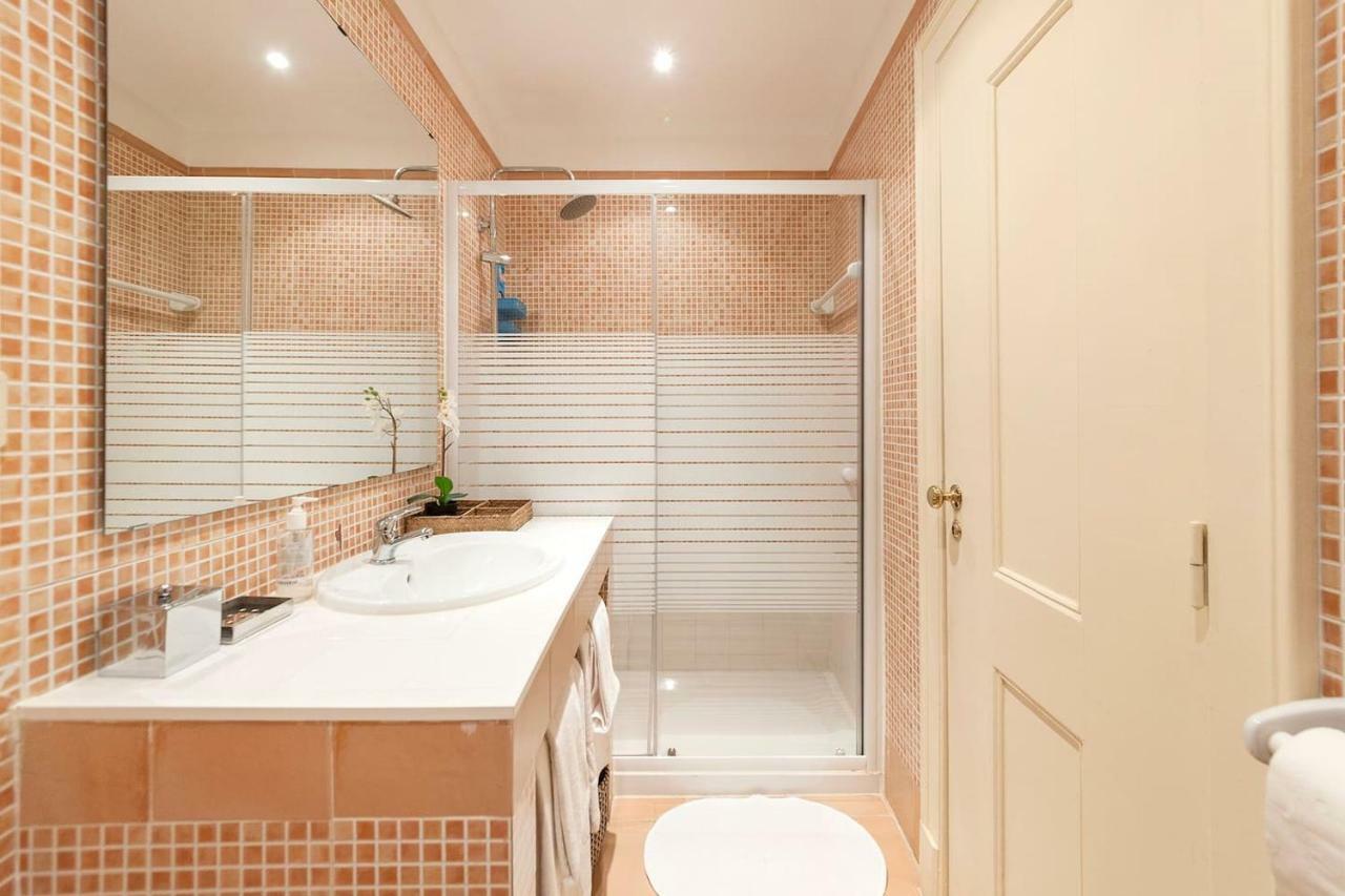 2 Bedroom Apartment With Patio Next To Avenida Da Liberdade ลิสบอน ภายนอก รูปภาพ