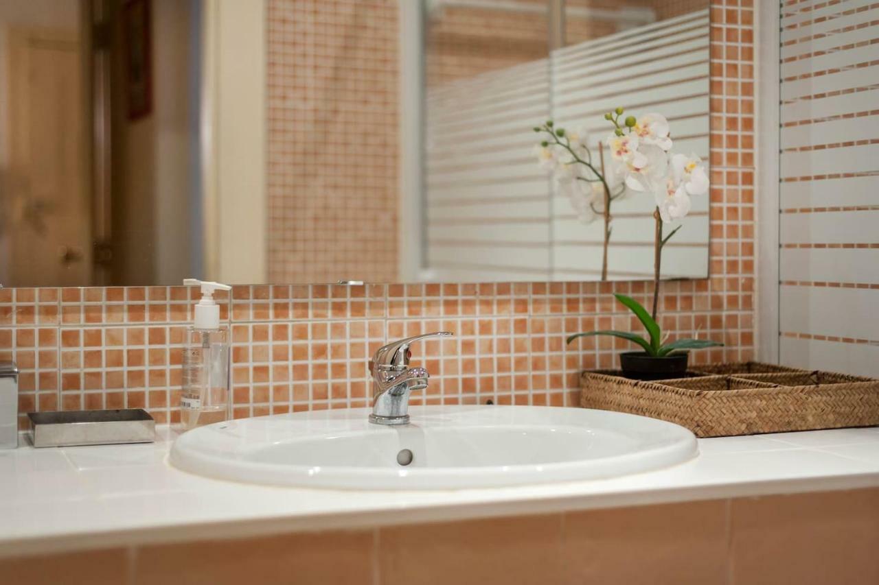 2 Bedroom Apartment With Patio Next To Avenida Da Liberdade ลิสบอน ภายนอก รูปภาพ