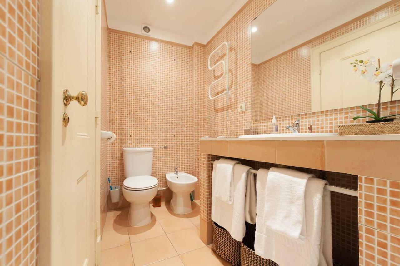2 Bedroom Apartment With Patio Next To Avenida Da Liberdade ลิสบอน ภายนอก รูปภาพ