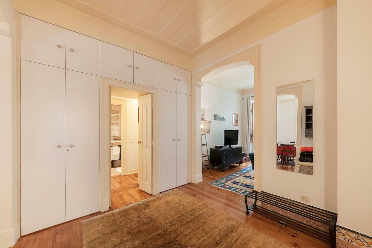 2 Bedroom Apartment With Patio Next To Avenida Da Liberdade ลิสบอน ภายนอก รูปภาพ