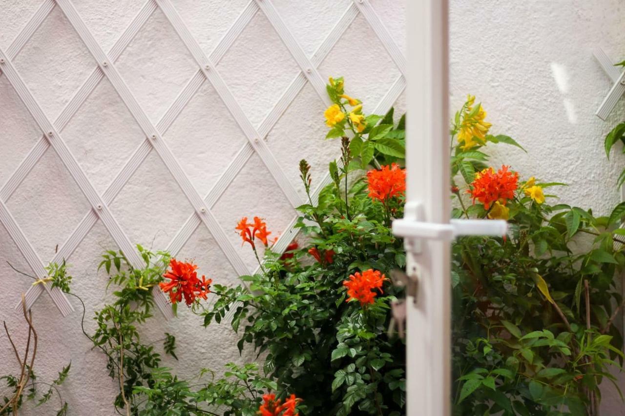 2 Bedroom Apartment With Patio Next To Avenida Da Liberdade ลิสบอน ภายนอก รูปภาพ