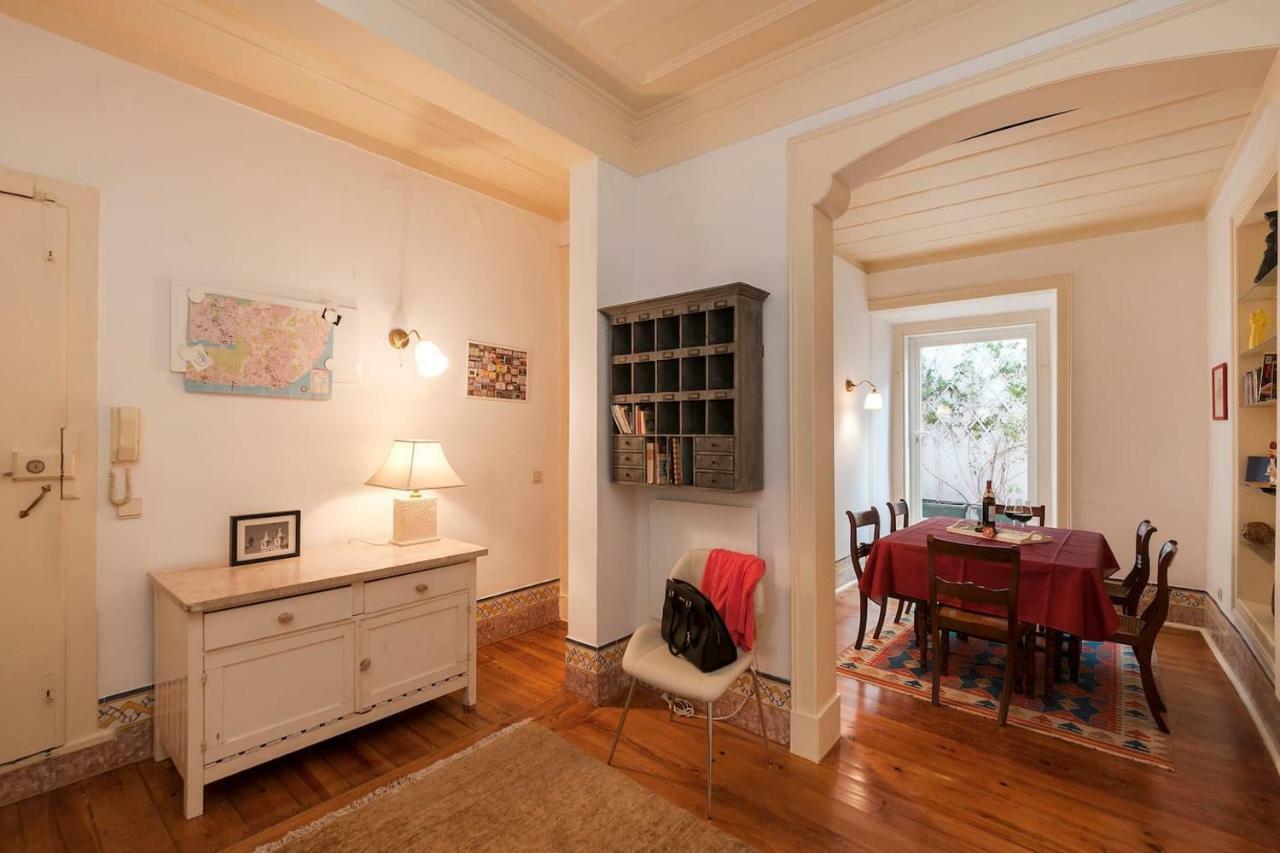 2 Bedroom Apartment With Patio Next To Avenida Da Liberdade ลิสบอน ภายนอก รูปภาพ